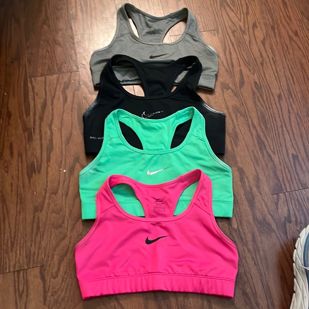 LOT OF FOUR Nike sports bras all size Small